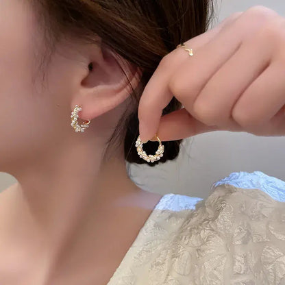 Elegant round pearl earrings with inlays Claire