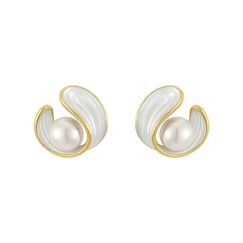 Luxurious earrings with white opal and pearl in gold Unique Joyas