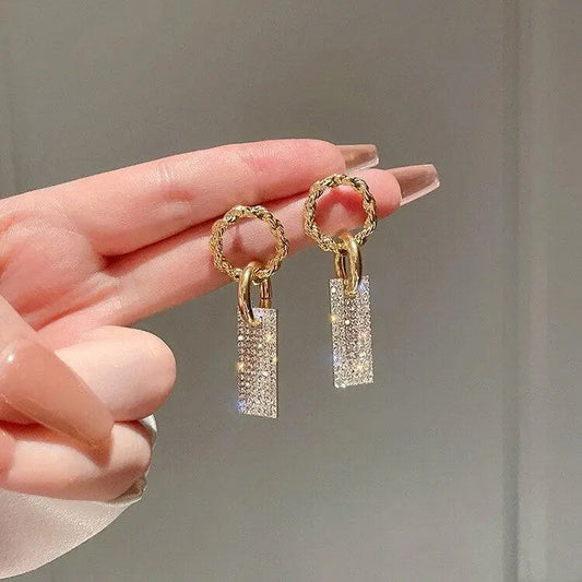 Luxurious zirconia earrings made of sterling silver and adorned with rhinestone baths Unique Joyas