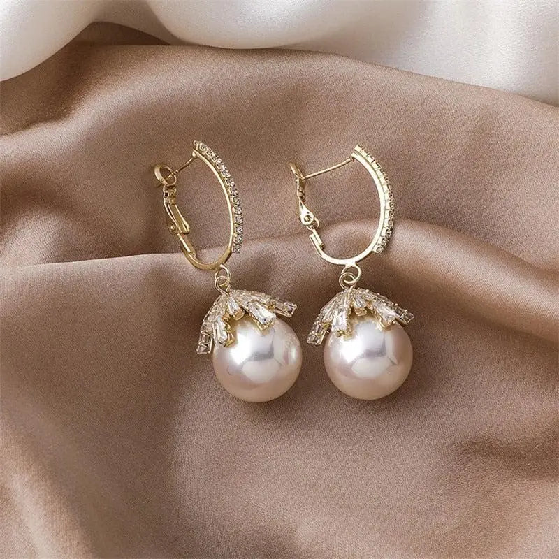 Malia Pearl Earrings Claire