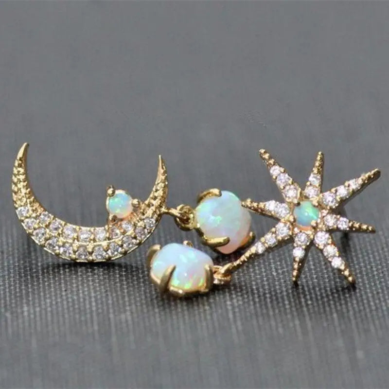 Moon and Star Earrings made of Gold and Opal Unique Joyas