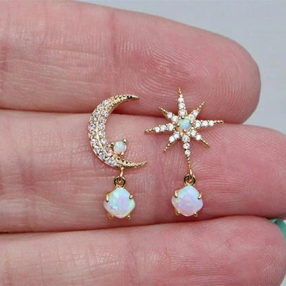 Moon and Star Earrings made of Gold and Opal Unique Joyas